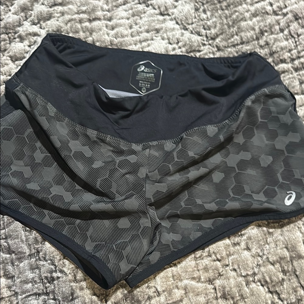 ASICS Women's Black Patterned Shorts